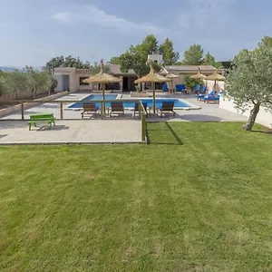 Son Ullastre - Family Only Villa